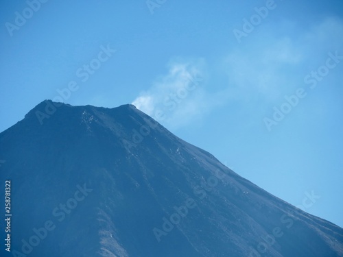 Atemberaubernder Blick auf den majestätischen Vulkan von Colima in Mexiko