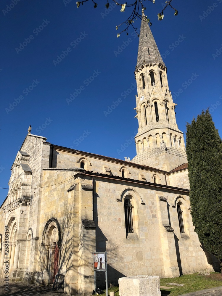 église ville de  La Brède 
