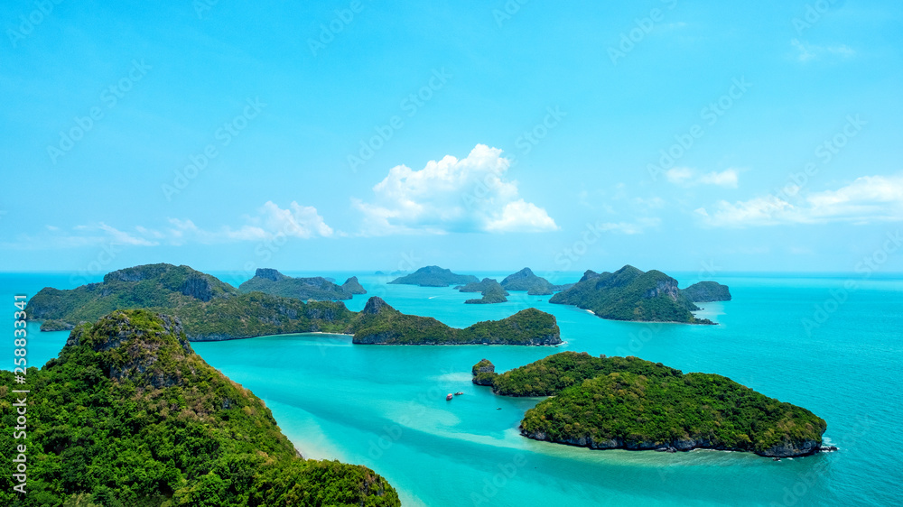 Fototapeta premium Landscape image of Mu Koh Angthong, Samui Island, Surat Thani, Thailand