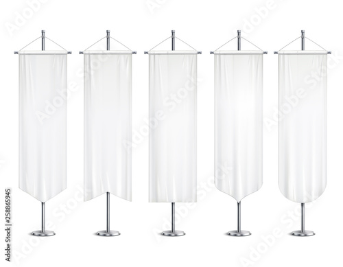 Pennants Stands Realistic Set 