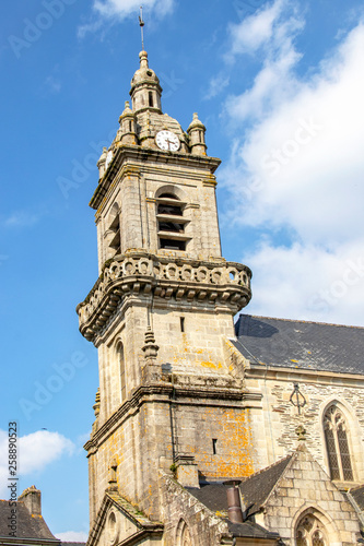 Chateauneuf du Faou. Eglise saint Julien et Notre-Dame. Finistère. Bretagne	 photo