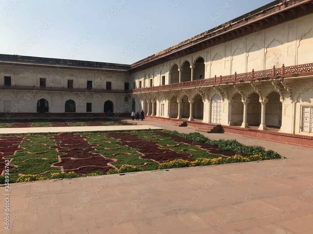 Fototapeta premium Garden at Agra Fort in India