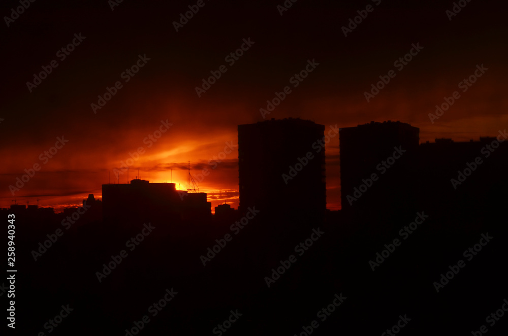 Fototapeta premium Urban apocalypse silhouette
