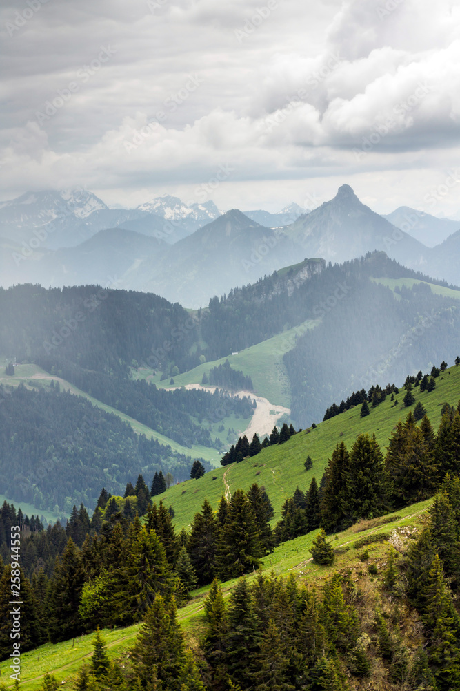 Vue des Alpes Vue des Alpes
