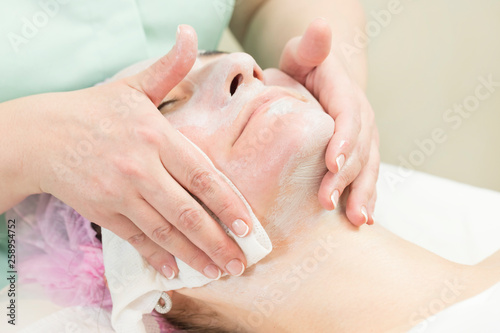 Process cosmetic mask of massage and facials in beauty salon  © lester120