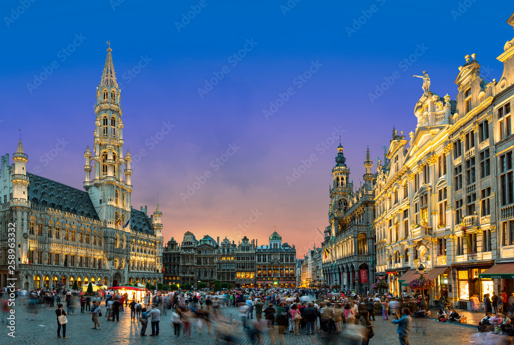 Brussels, Grand place at night