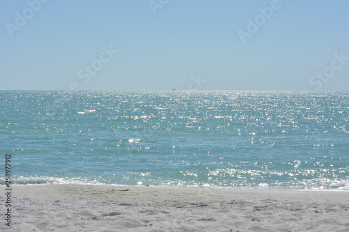 Fototapeta Naklejka Na Ścianę i Meble -  Longboat Key beach on the tropical Florida Gulf Coast