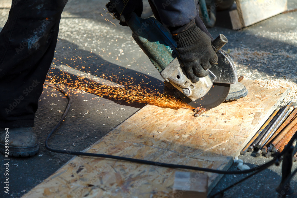 Cutting steel heavy industry by electric flex Cutting steel heavy industry by electric flex