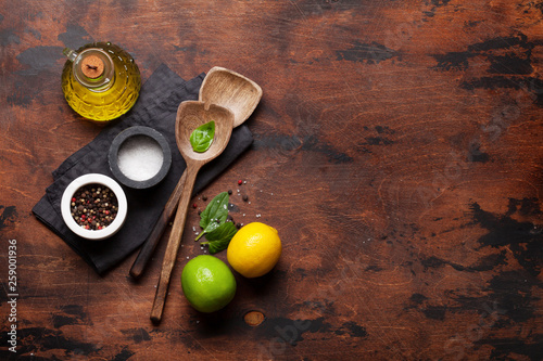 Cooking wooden utensils, condiments and spices