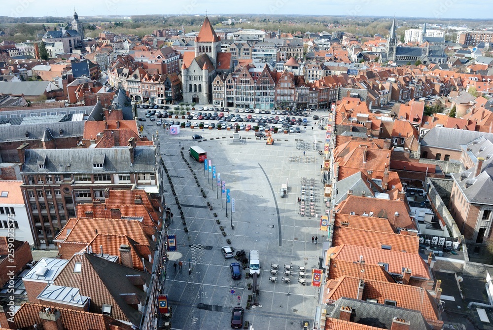Φωτογραφία The view over Tournai (Doornik) from the Belfry of Tournai, Belgium