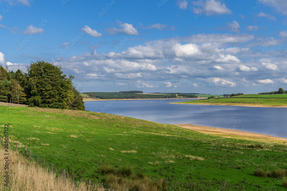 Obraz premium Looking to the east from the west side of the Derwent Reservoir, County Durham, England, UK
