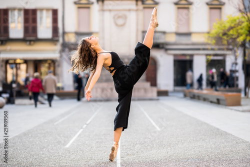 Ballerina a Como © gioma07