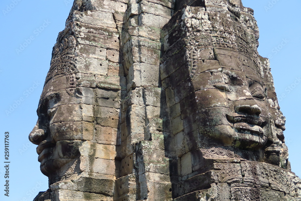 Temple d'Angkor visage monumental sculpté Temple d'Angkor visage monumental sculpté
