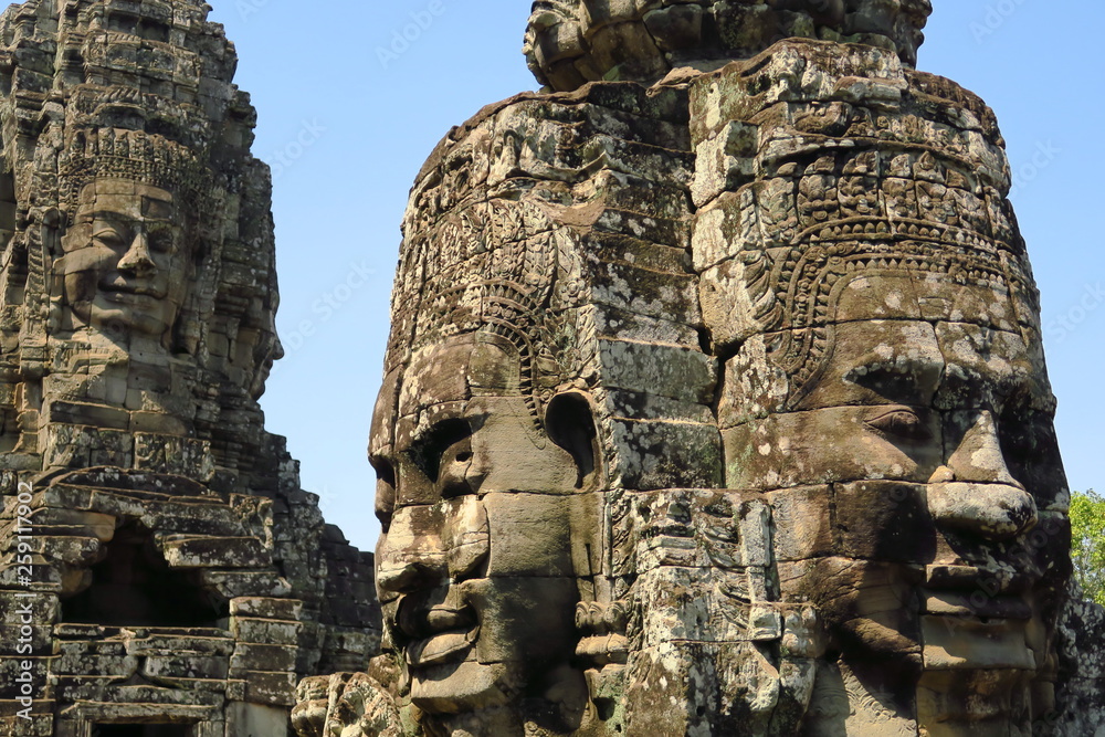 Visages sculptés temple d'Angkor 