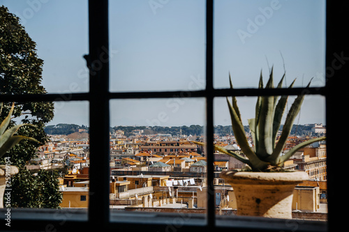 Fototapeta Naklejka Na Ścianę i Meble -  The view of Rome from the Vatican.