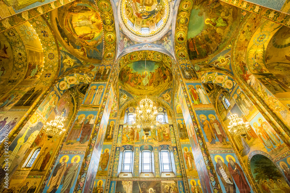 Obraz premium Interior, church of Savior on the Spilled Blood. 1880s church with vibrant, lavish design - Saint Petersburg, Russia