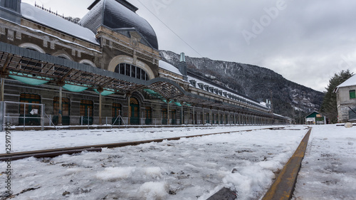 Obraz na płótnie Canfranc train station w salonie