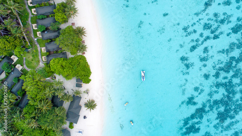 Fototapeta Naklejka Na Ścianę i Meble -  Beautiful aerial view of Maldives and tropical beach . Travel and vacation concept