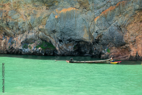 ROCKY SEA TROPICAL ISLANDS