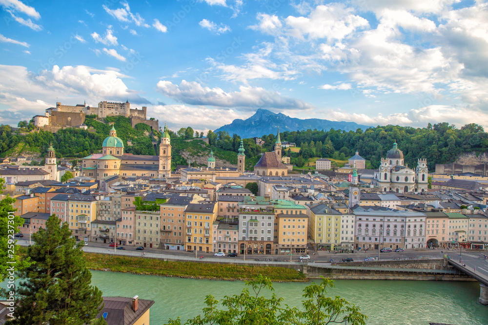 Fototapeta premium Beautiful scenic view on Salzburg skyline with Festung Hohensalzburg in the summer, Salzburg, Austria