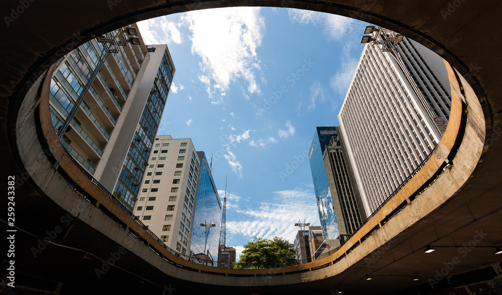 Fototapeta premium Podziemny dostęp do Avenida Paulista, Sao Paulo