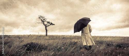 Photos Homme seule perdu dans ses pensées