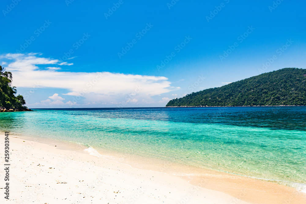Fototapeta premium Long tail boat on tropical beach, Andaman Sea Thailand