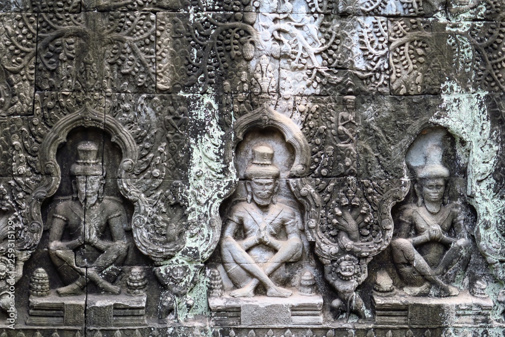 Bas reliefs sculptés temple d'Angkor 