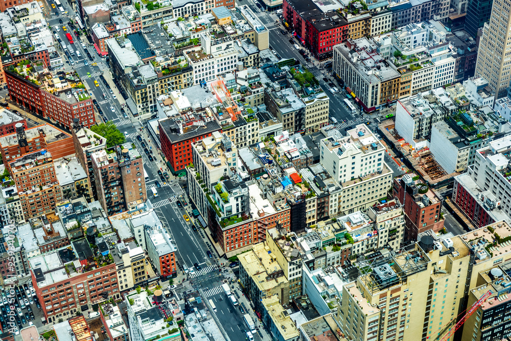 Fototapeta premium Widok z lotu ptaka na ulice Lower Manhatten, Nowy Jork, USA