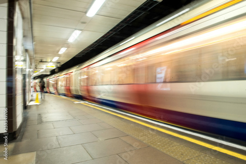 London Underground called Tube on its nicjname © salajean