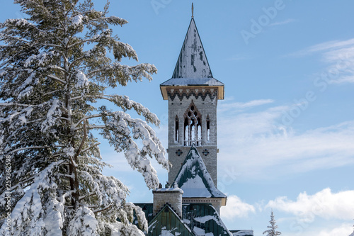 pignon d'église, abbaye Saint-Benoit-du-Lac, Magog, Estrie, Québec Canada monastère