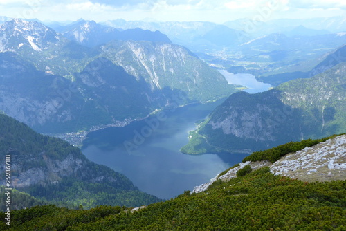 Lake Hallstatt in Austria © Alois