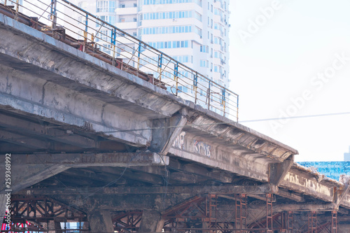 Dismantling of the old emergency bridge