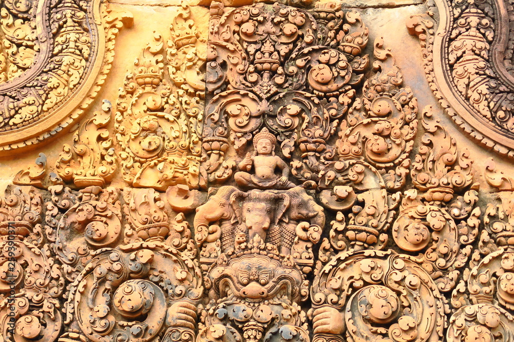 Linteau sculpté  temple d'Angkor 