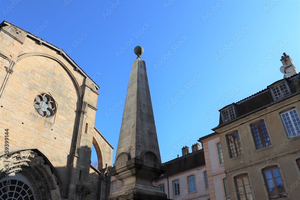 VILLE DE CLUNY - SAONE ET LOIRE - BOURGOGNE