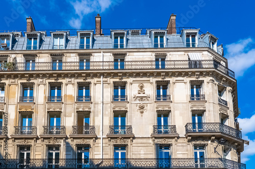Photography Paris, beautiful building in the center, rue Saint-Martin, typical parisian faca