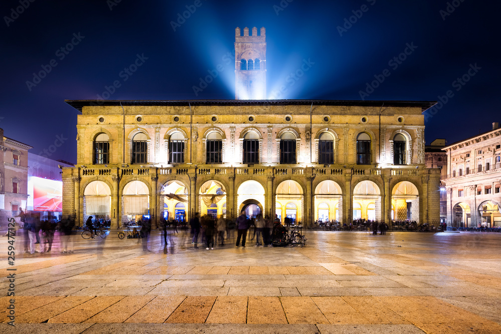 Fototapeta premium Bologna by night