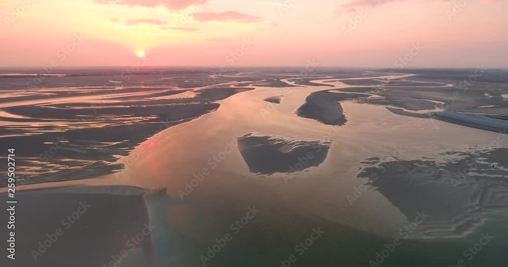 Survol de la baie de Somme à l'aube depuis Le Hourdel