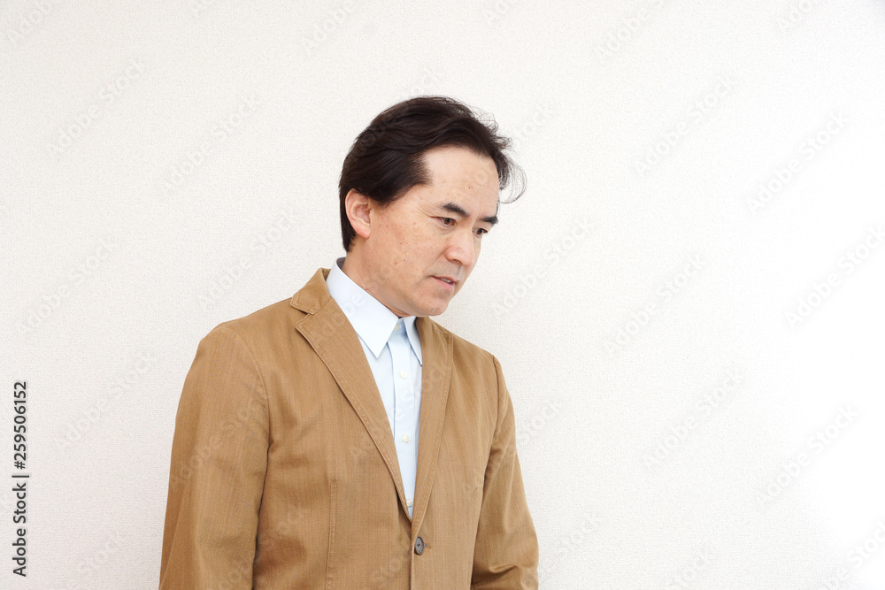 悩む男性 悩む男性