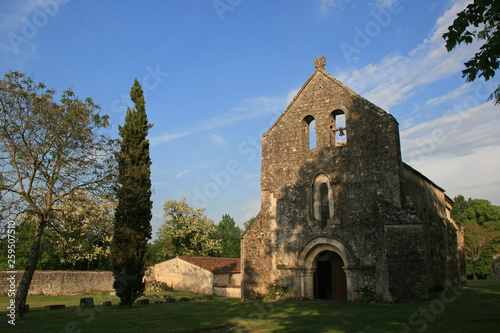 Romanesque chapel (France)