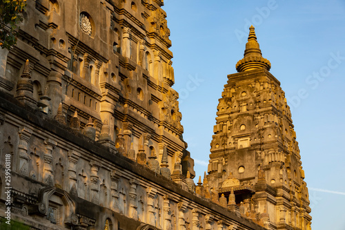 Mahabodhi temple Buddhists from around the world Come 