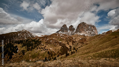 Bekannte Berggipfel in den europäischen Alpen.