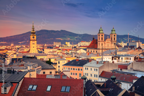 Obraz na płótnie Linz, Austria. Aerial cityscape image of Linz, Austria during sunset. w salonie