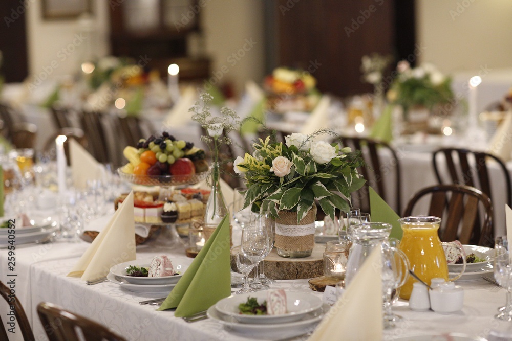 Beautiful wedding reception table decoration Beautiful wedding reception table decoration