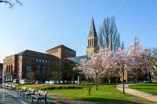 Kiel Innenstadt im Morgenlicht Hiroshimapark mit Kleinem Kiel, Rathaus  und Opernhaus am Rathausplatz, der Frühling hält Einzug photo