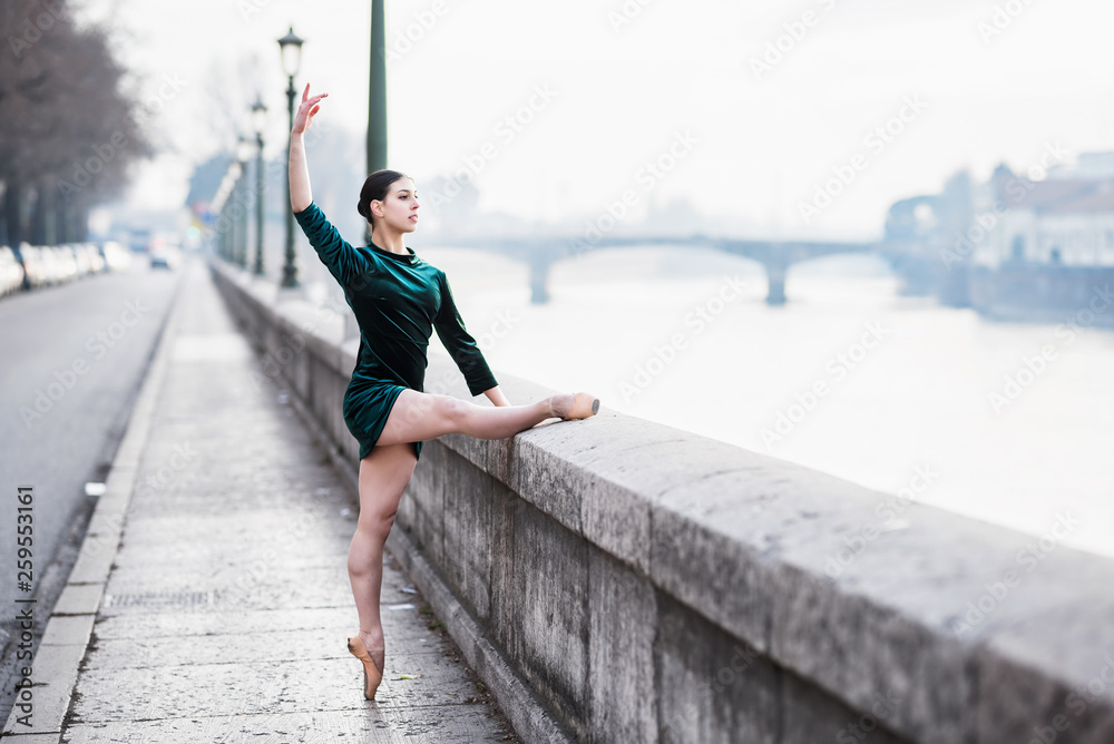 Ballerina Verona