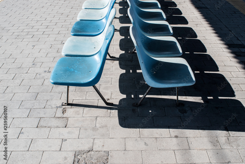 Obraz premium 待合椅子