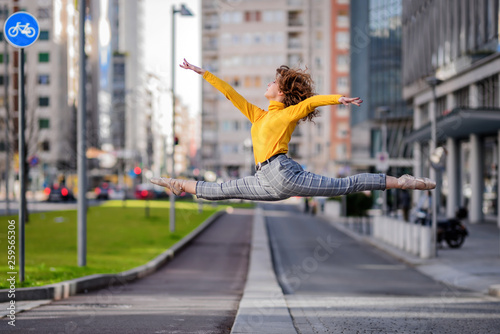 Ballerina Milano photo