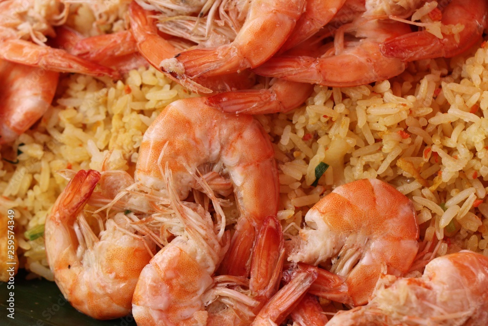 Shrimp fried rice with vegetables is delicious. Shrimp fried rice with vegetables is delicious.