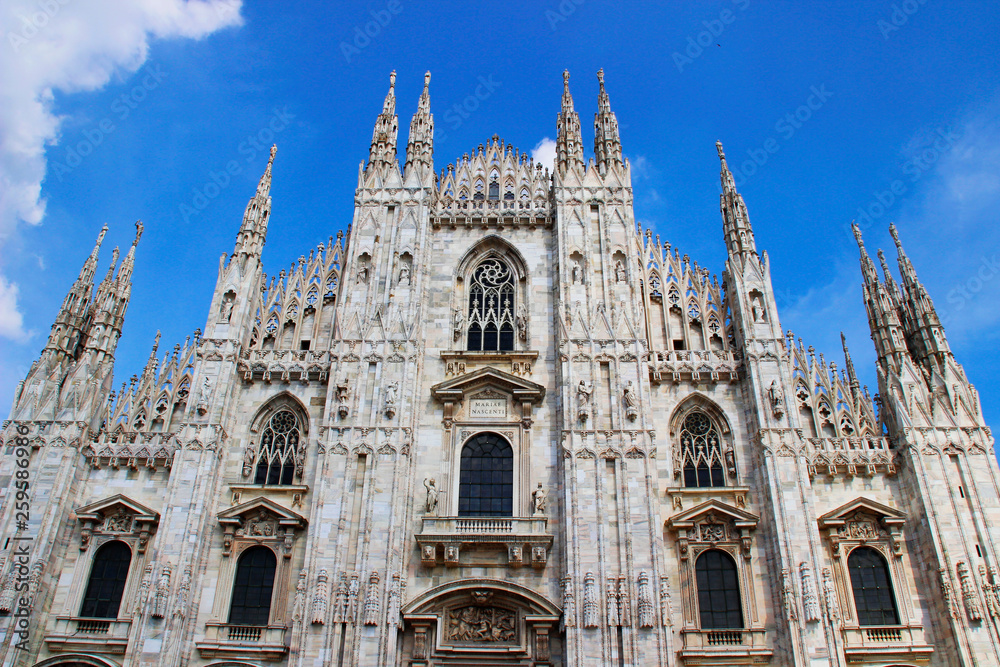 Facade of Milano Cathedrale (Duomo di Milano) 